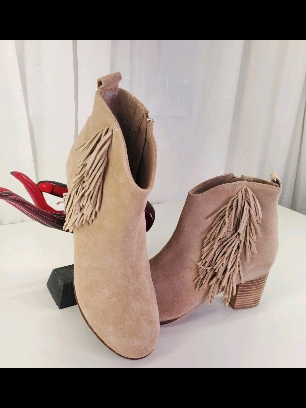 Matisse Womens Tan Fringe Suede Ankle Boots W/Stacked Heel  Sz.9M (Brand New)